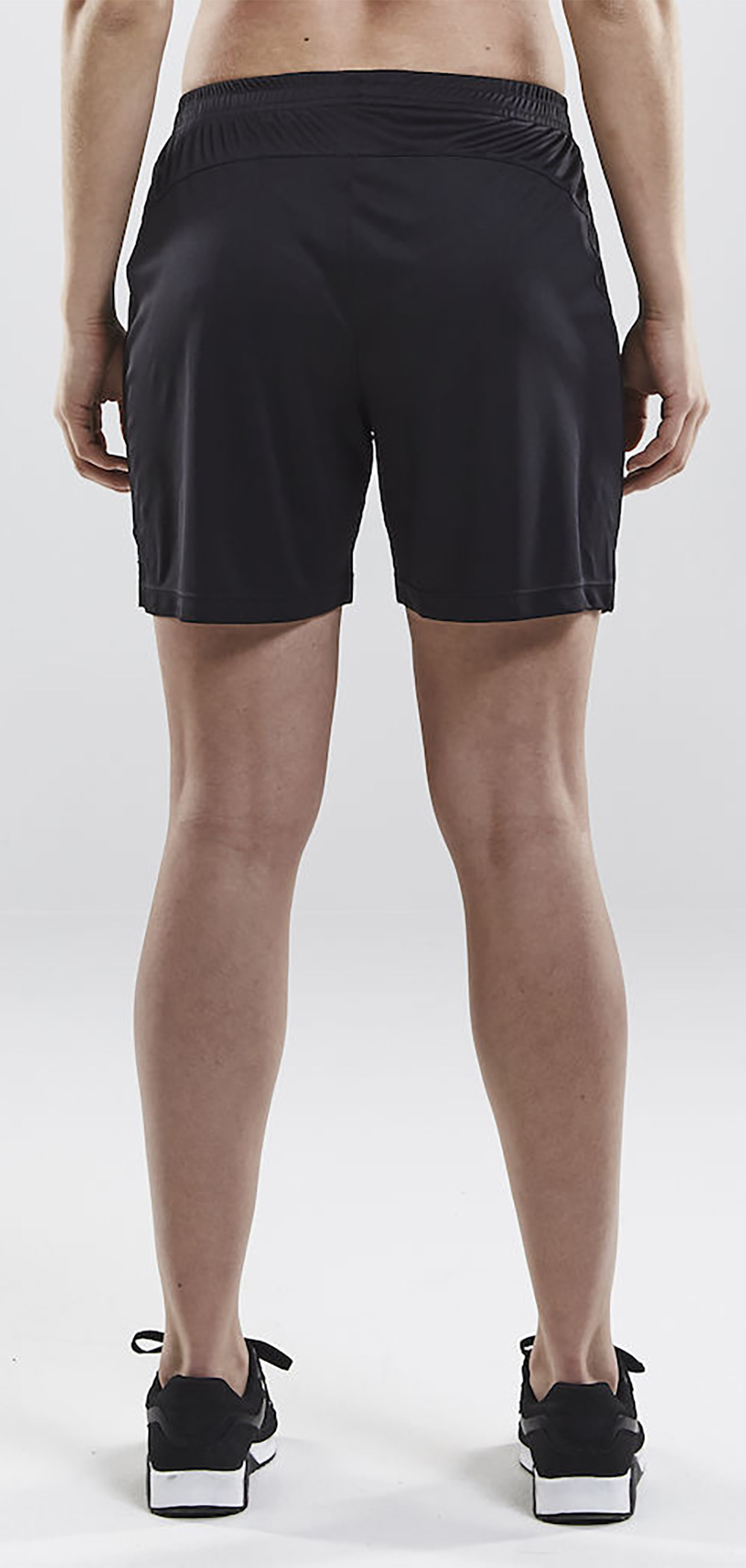 1905576-backYahQtt7zuQcFO black