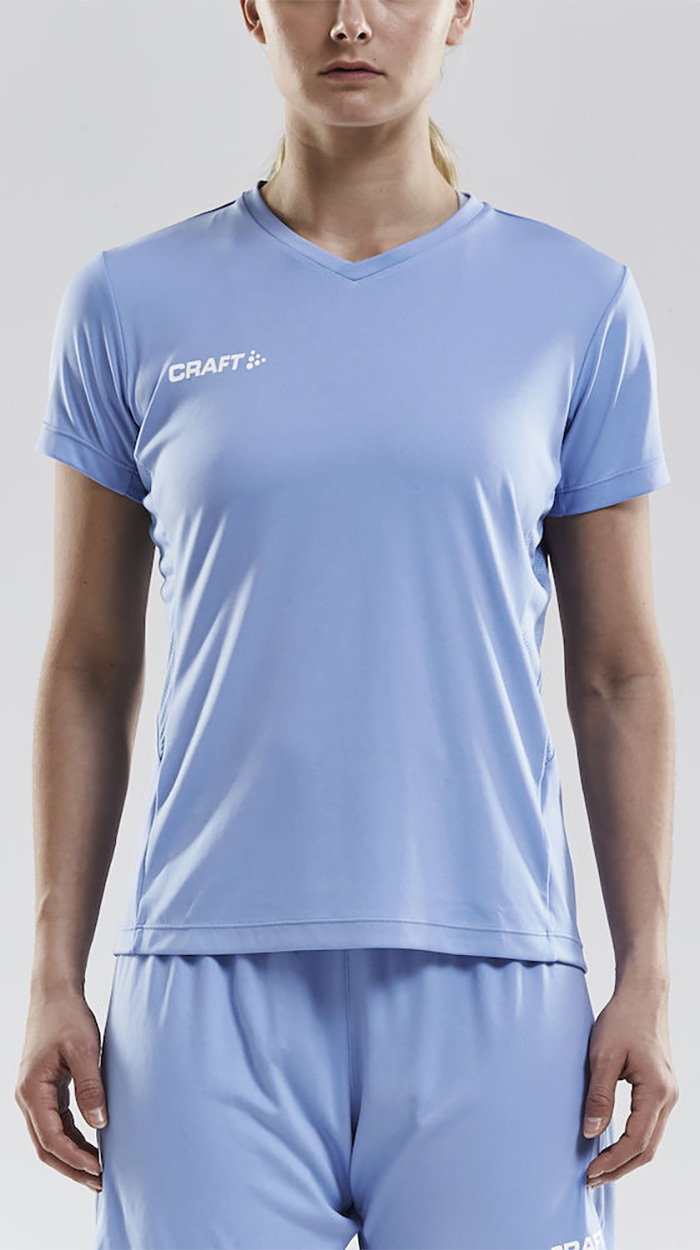 1905566-model MFF blue