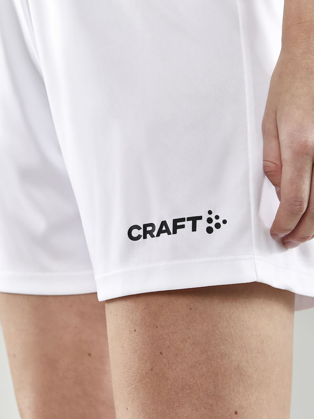 1910182-detail white
