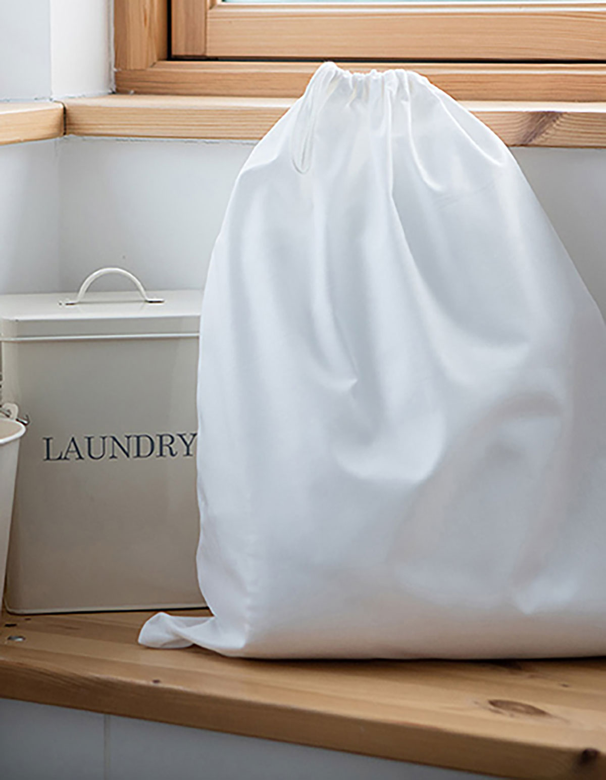 TC-laundry-bag-model white