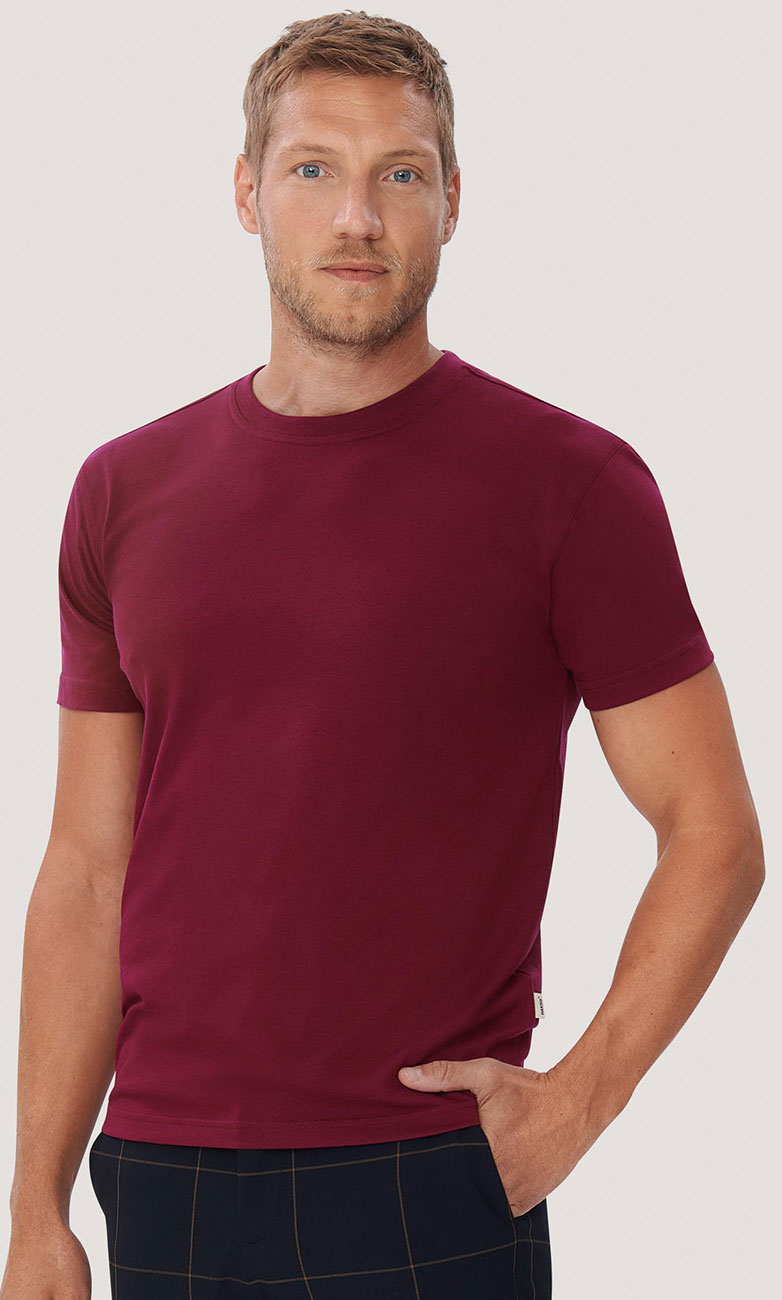 0281-Model-weinrot1 Hakro T-Shirt Performance 0281