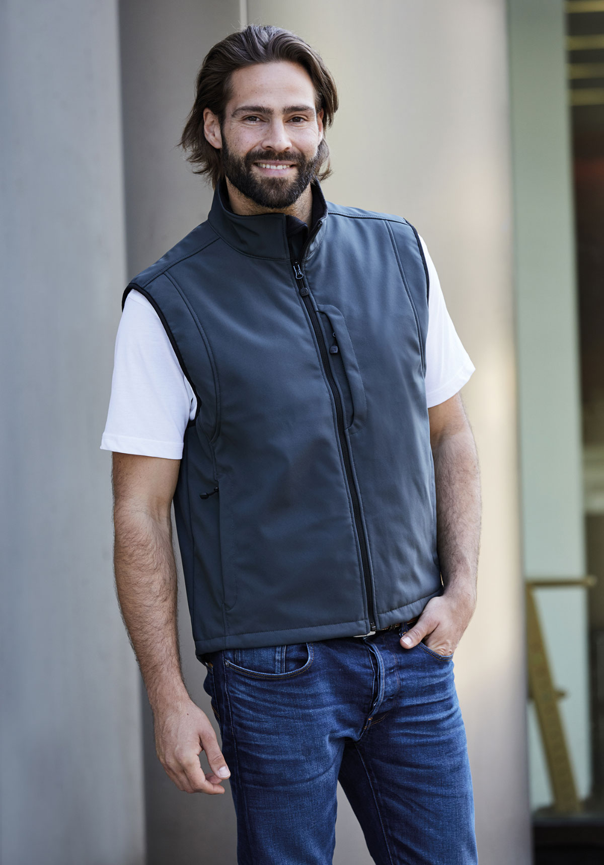 JN136-Model1 Men's Softshell Vest JN136