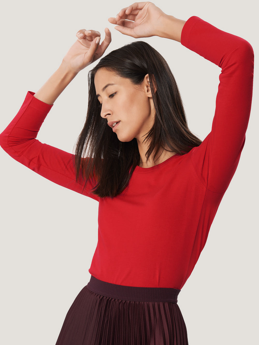0179-02-rot-Model