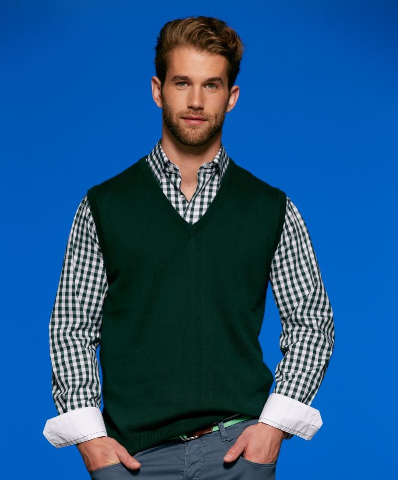 JN657_model Men's V-Neck Pullunder JN657