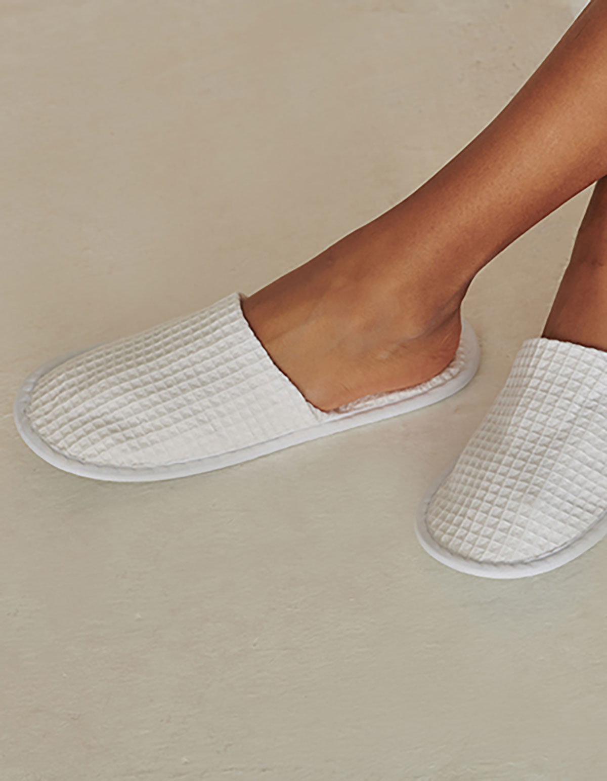 waffle-mule-slippers-model white